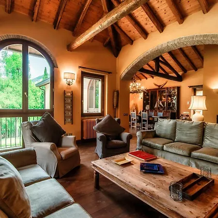 Oasi - By Myhomeincomo Villa